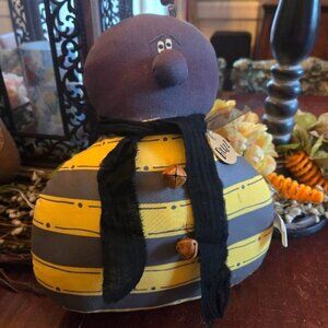 Honey & Me Collective Primitive Bumble Bee